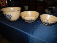 Pfaltzgraff Pottery Mixing Bowl Set