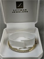 10k Gold Diamond Bracelet 7.8 Dwt