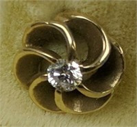 14k Gold Diamond Pin 0.6 Dwt