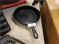 OLD CAST IRON SKILLET