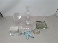 Box of miscellaneous glass pieces