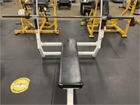 Body Master bench press station