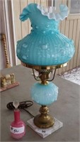 FENTON TYPE LAMP AND PERFUME BOTTLE W/GLASS STOPPR