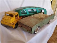 (2) toy vehicles