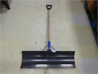 Snow Shovel, Metal, 30" Blade w/Wood Handle,Large