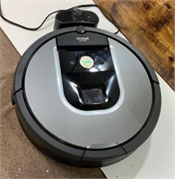 Rechargeable Roomba Robit Vacuum (Used)