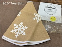 Elegant Christmas Tree Skirt