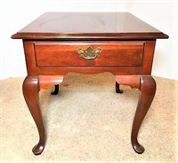 Broyhill End Table with One Drawer