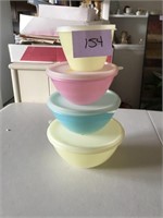 4 Stacking Tupperware Bowls w/Lids