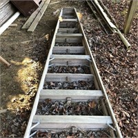 (10') Wooden Step Ladder