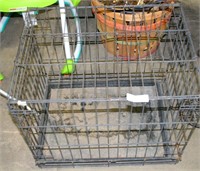 SMALL FOLDING WIRE PET CAGE W/BOTTOM TRAY