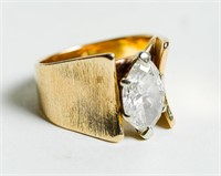 GOLD RING WITH 2.2-CARAT DIAMOND
