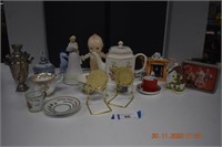 Very Nice Collection of Vintage Collectibles