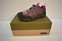 KEEN RUNNING SHOES SIZE 2 - NEW