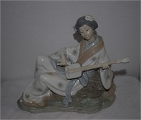 Lladro NAO "Oriental Melody" Geisha w/ Guitar #227