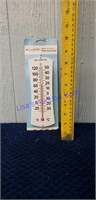 Accurate indoor or outdoor thermometer