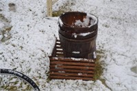 3 Bushel Baskets & Wooden Egg Crate