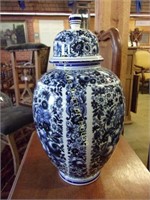 Delsey Porcelain Lidded Ginger Jar