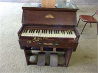 Spectacular Early 1900s Traveling Pump Organ