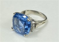 14K White Gold Ring w/ Blue Topaz & Diamonds 9.2g
