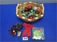 Basket, Ornaments, Mistletoe