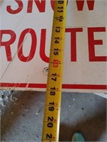 Snow route Sign & Arrow