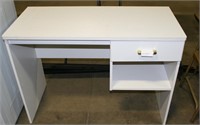 PRESSED WOOD SMALL OFFICE DESK