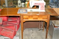 SINGER SEW CABINET WITH SEWING MACHINE