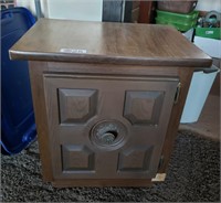 NIGHT STAND / END TABLE