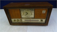 Vintage GE Dual Speaker Radio Alarm Clock