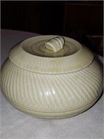 POTTERY - COVERED POWDER BOWL