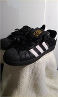 women's size 6 Adidas black and white superstar