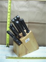 COMPLETE CUTTLERY SET IN WOODEN HOLDER