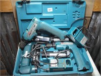 2 MAKITA POWER DRILL LIGHT CASE , 2 BATTERY CHARGE