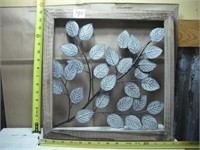 WOOD FRAME W/ LEAF PATTEREN METAL