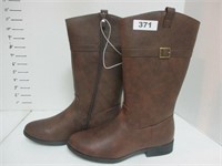 NEW - Girls Zip Up Boots - Size 6