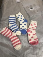 Fuzzy Socks 4pk