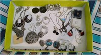 Vintage and costume jewelry mixed lot