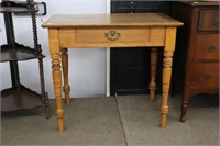 SPOOLED LEG DESK WITH DRAWER 34"X22'X28"