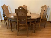 62" DINING ROOM TABLE W/ 6 CHAIRS