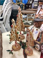 3 gingerbread Christmas trees