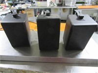 Lot (3) INSIGNIA wall mount 7" Speakers