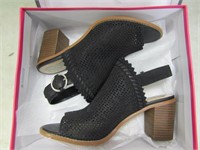 Vince Camuto Ladies Nubuck Shoes - Sz 10m