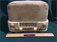 Antique Silvertone Radio