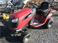 CRAFTSMAN LAWN TRACTOR-NEEDS BATTERY UNTESTED
