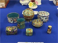 EIGHT PIECES OF CHINESE CLOISSONE ENAMELED ITEMS