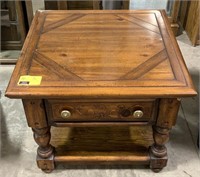 Wooden end table with drawer measures