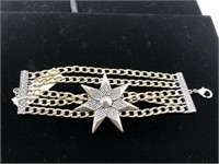 Women's chain bracelet