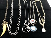 Lot of chain jewelry and pendants