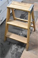 2ft. Wooden Step Ladder